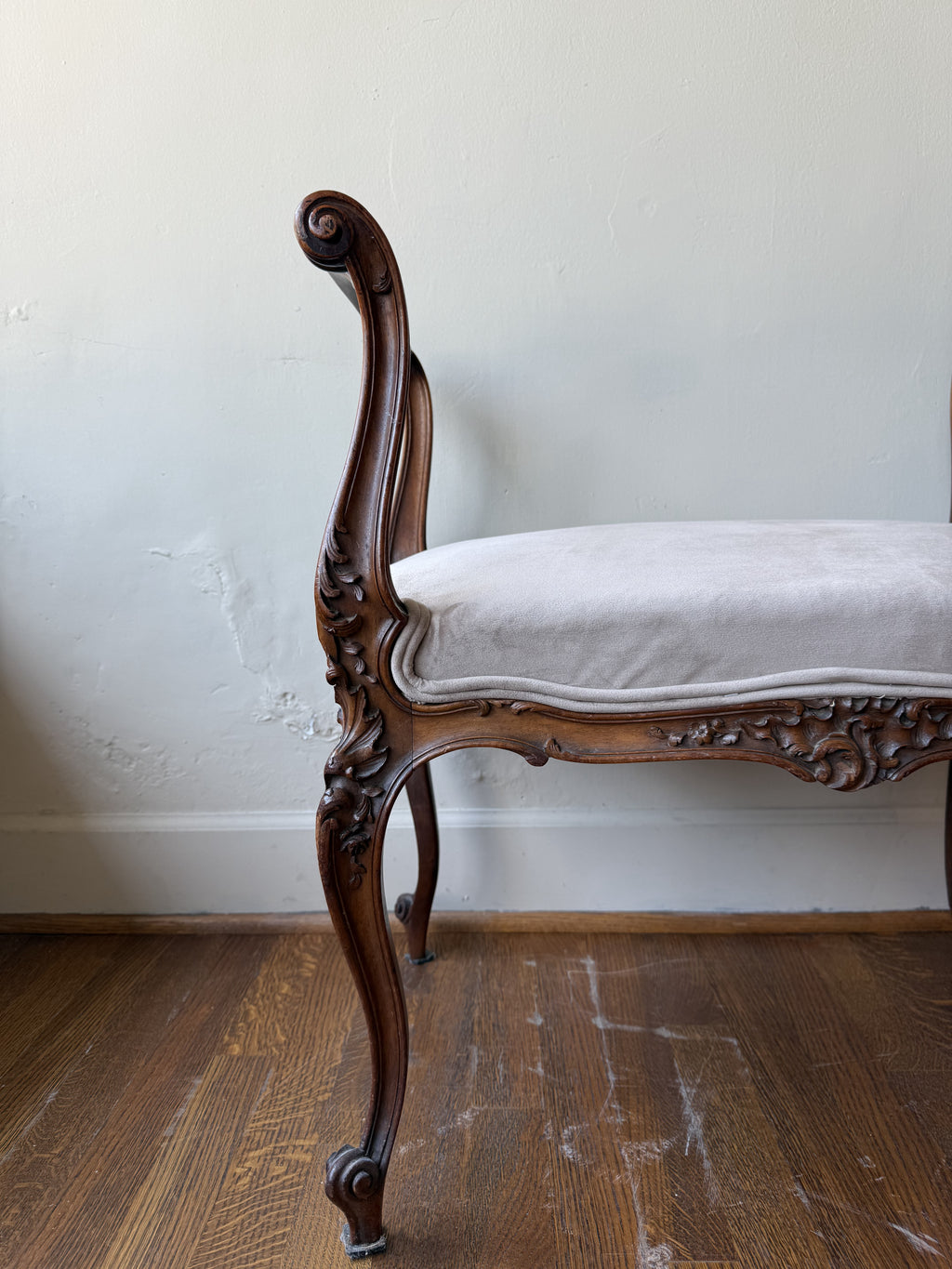 French Banquet Stool