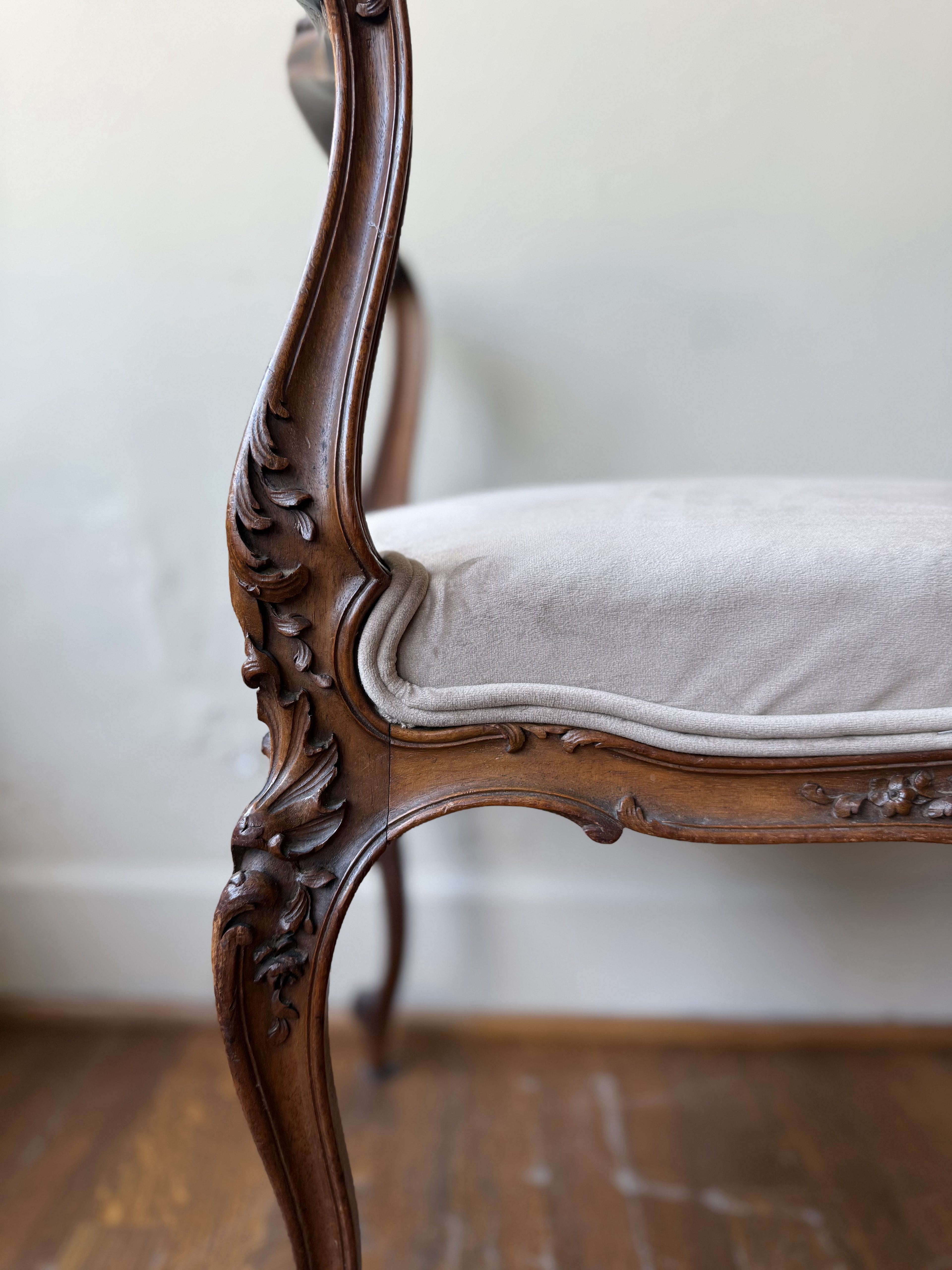 French Banquet Stool