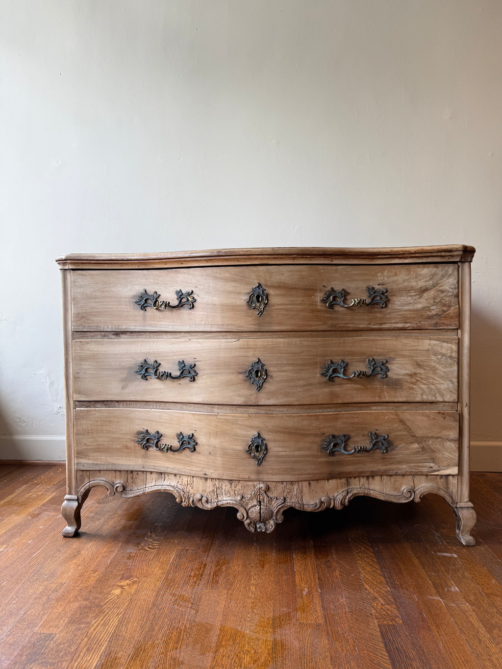 19th-century French Louis XV–style walnut commode